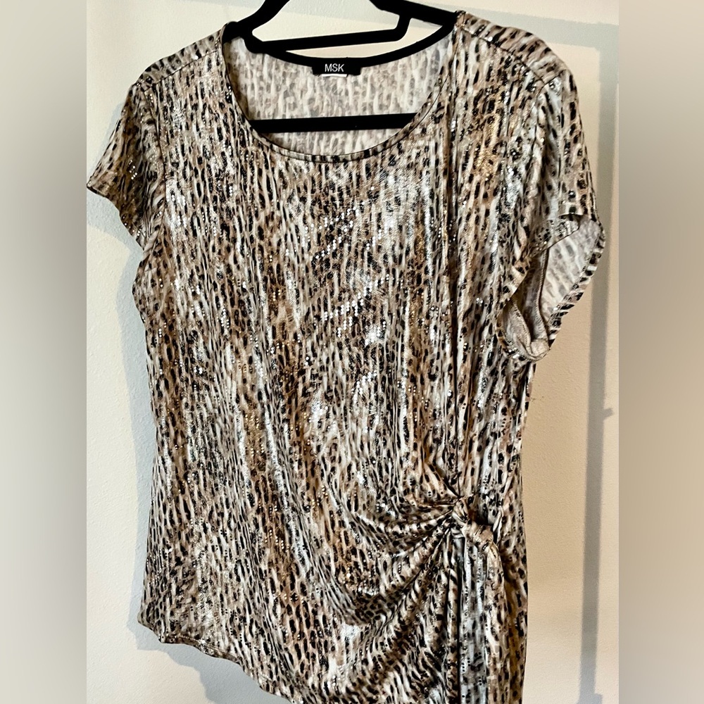 Beautiful Lightweight Stretch Blouse, Animal Print With A Bit of Sparkle, Sz L